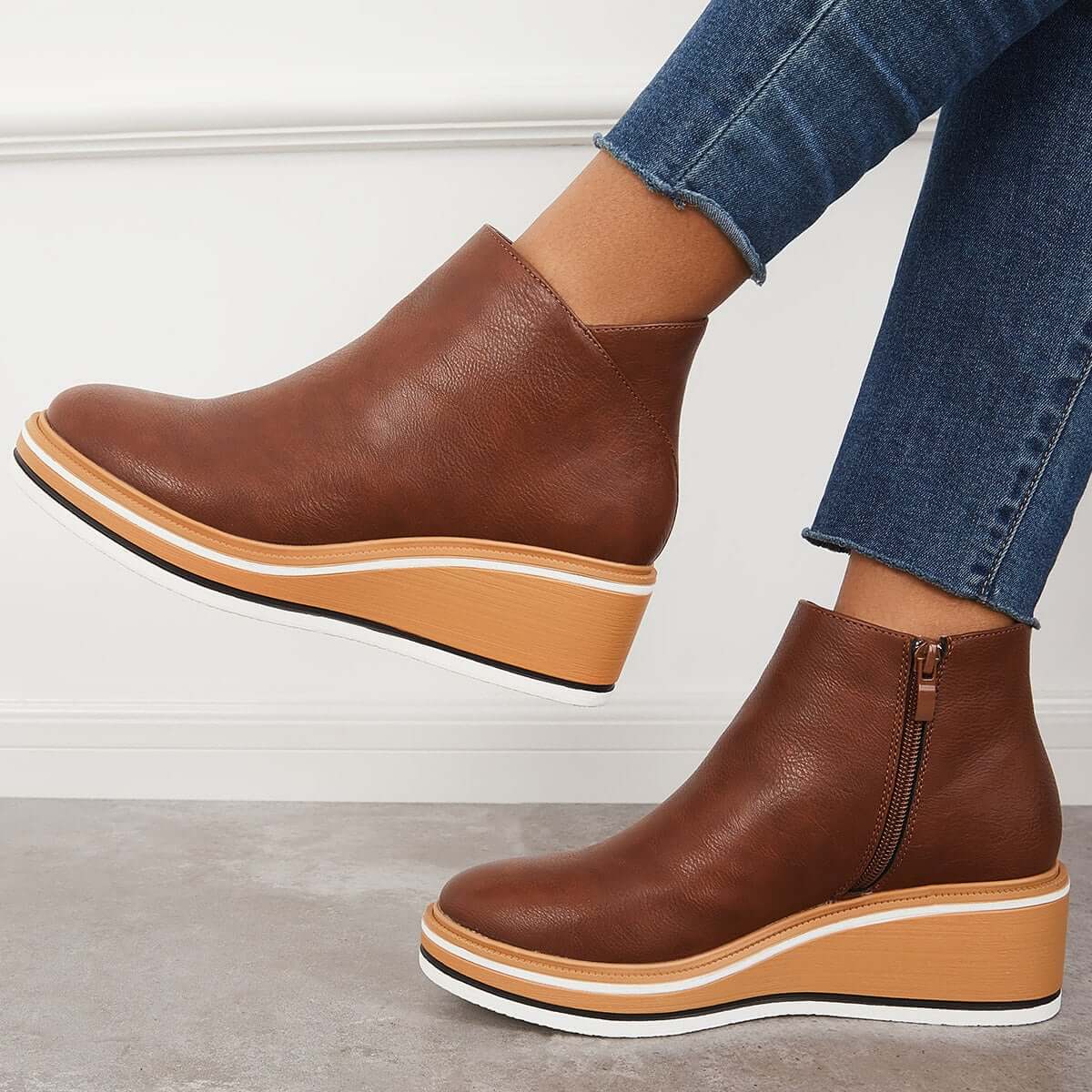 Hana | Casual and supportive orthopedic boots.