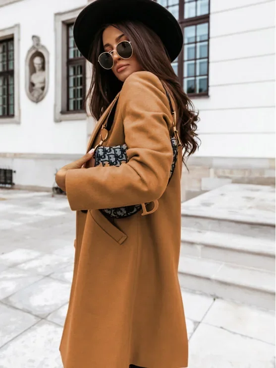Adela | Relaxed and timeless winter garment