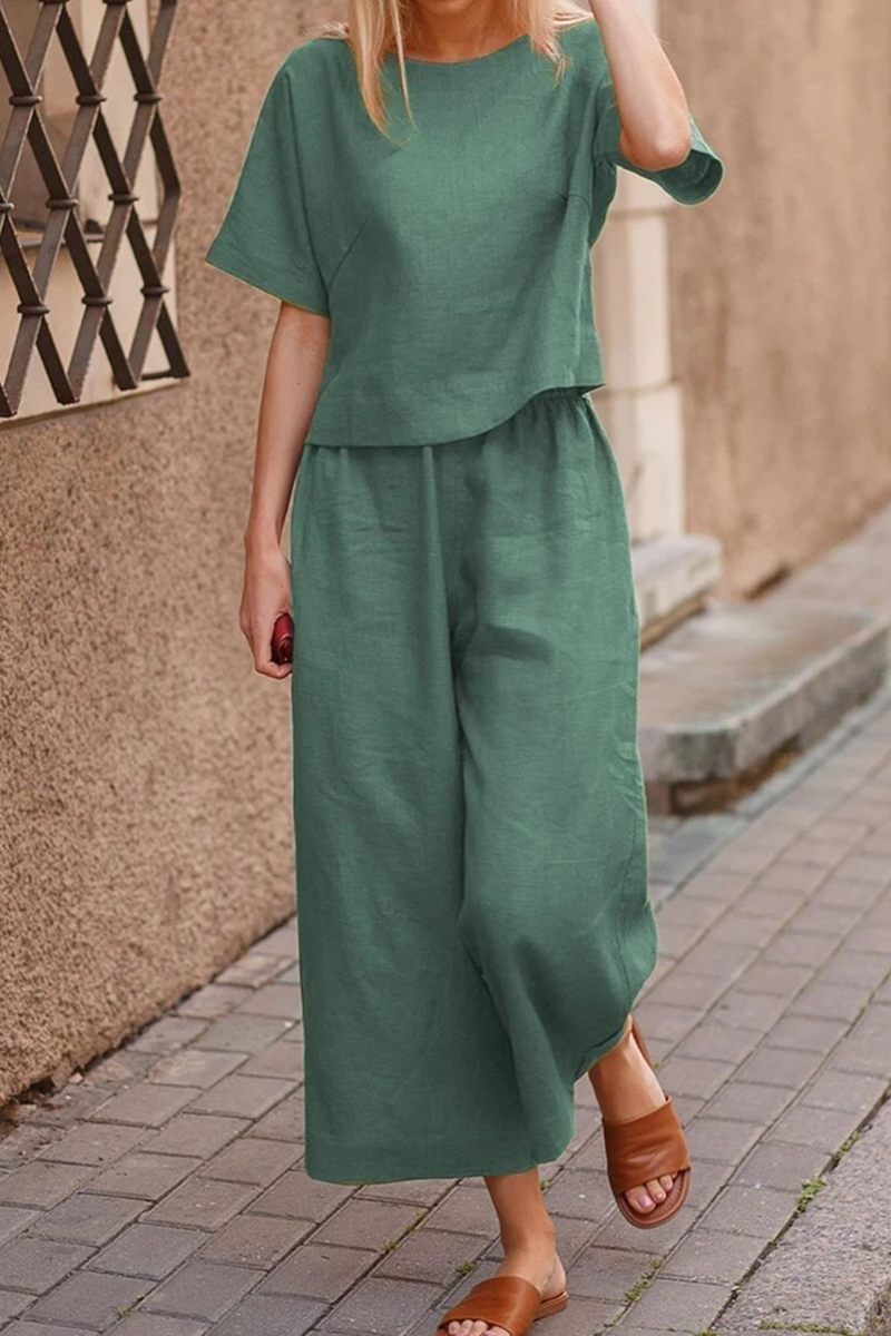 Juana | Casual, plain-colored basic two-piece suit with an O-neck and short sleeves