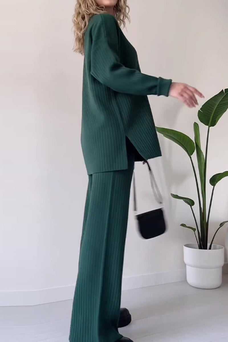 Elisa | Casual two-piece suit with plain buttons and V-neck and long sleeves