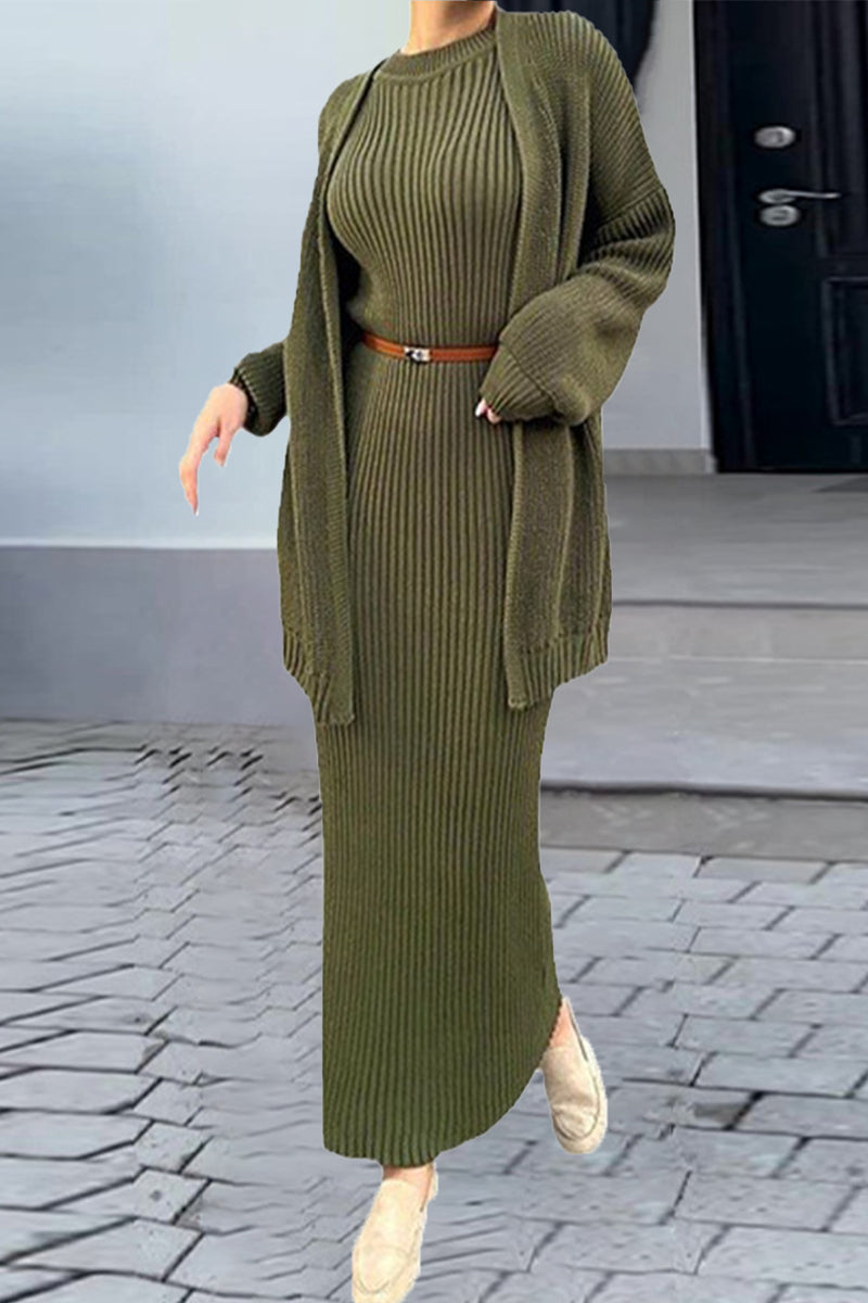 Hilda | Elegant, plain, sleeveless two-piece suit with an O-neck and belt