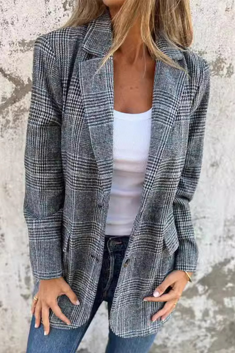 Jette | Casual outerwear with checked buttons and contrast reversible collar