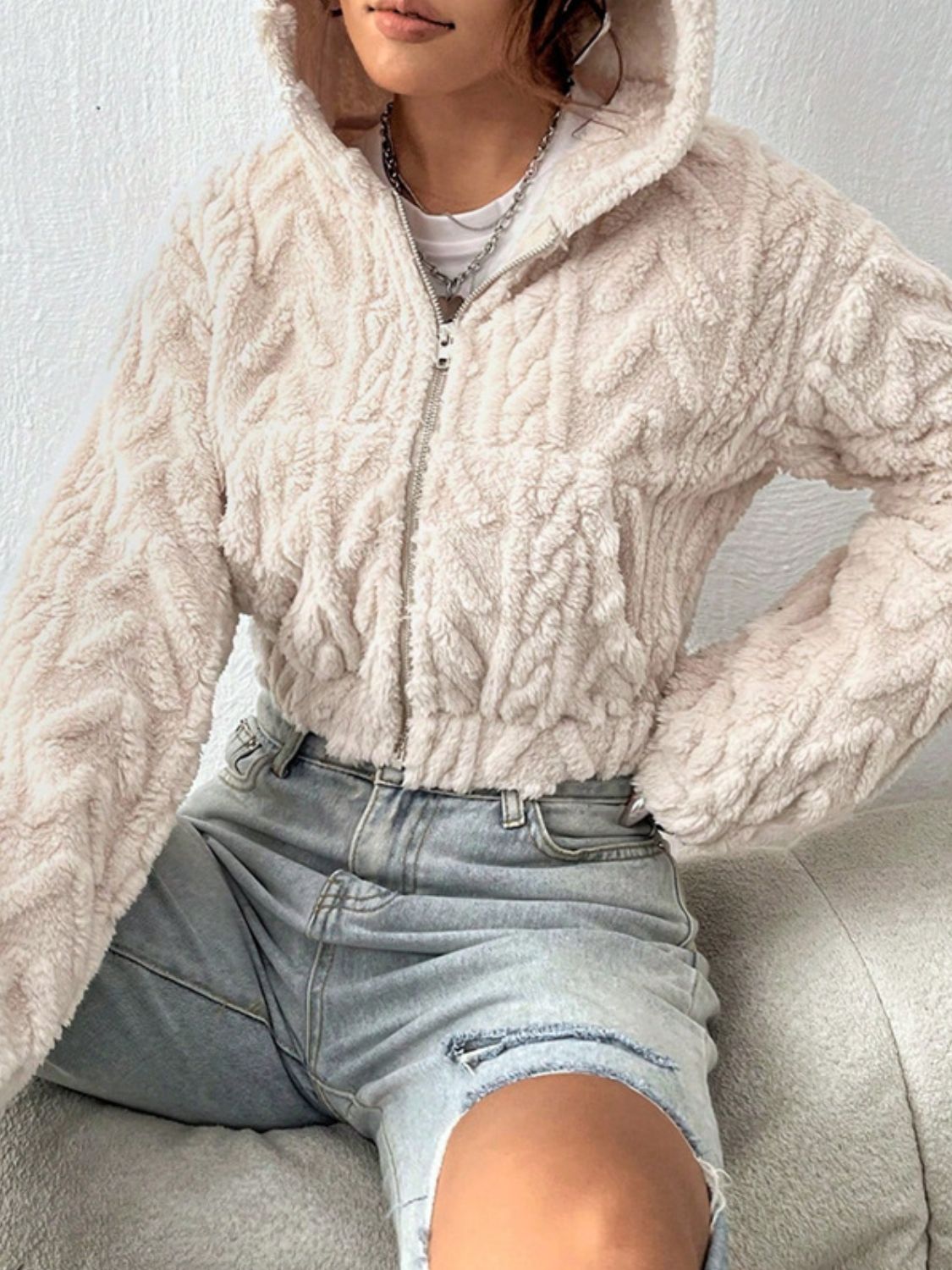 Noelia | Fluffy, long-sleeved hooded outerwear with zip fastening