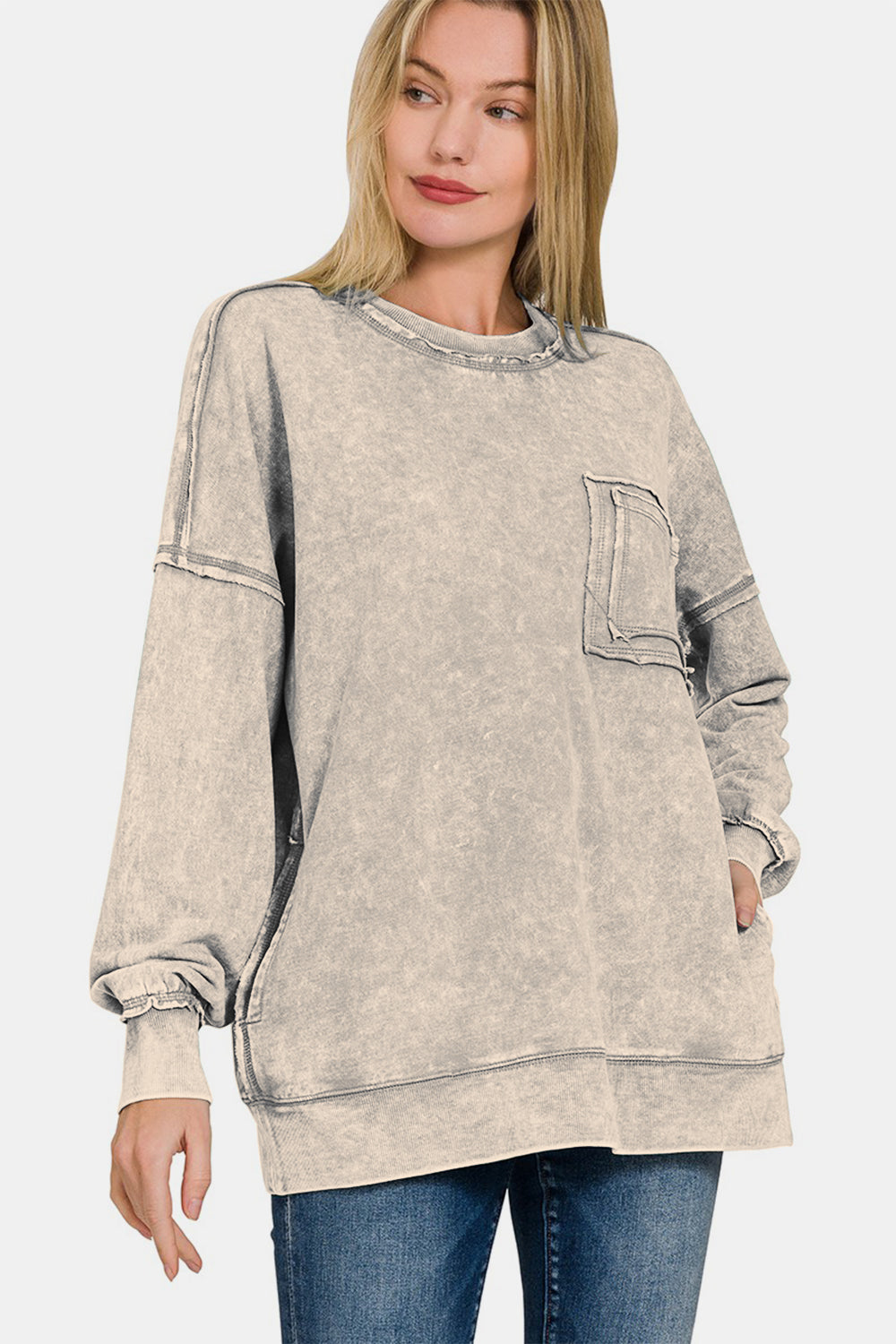 Cecilia | Sweatshirt with an exposed seam and a crew neck and dropped shoulders