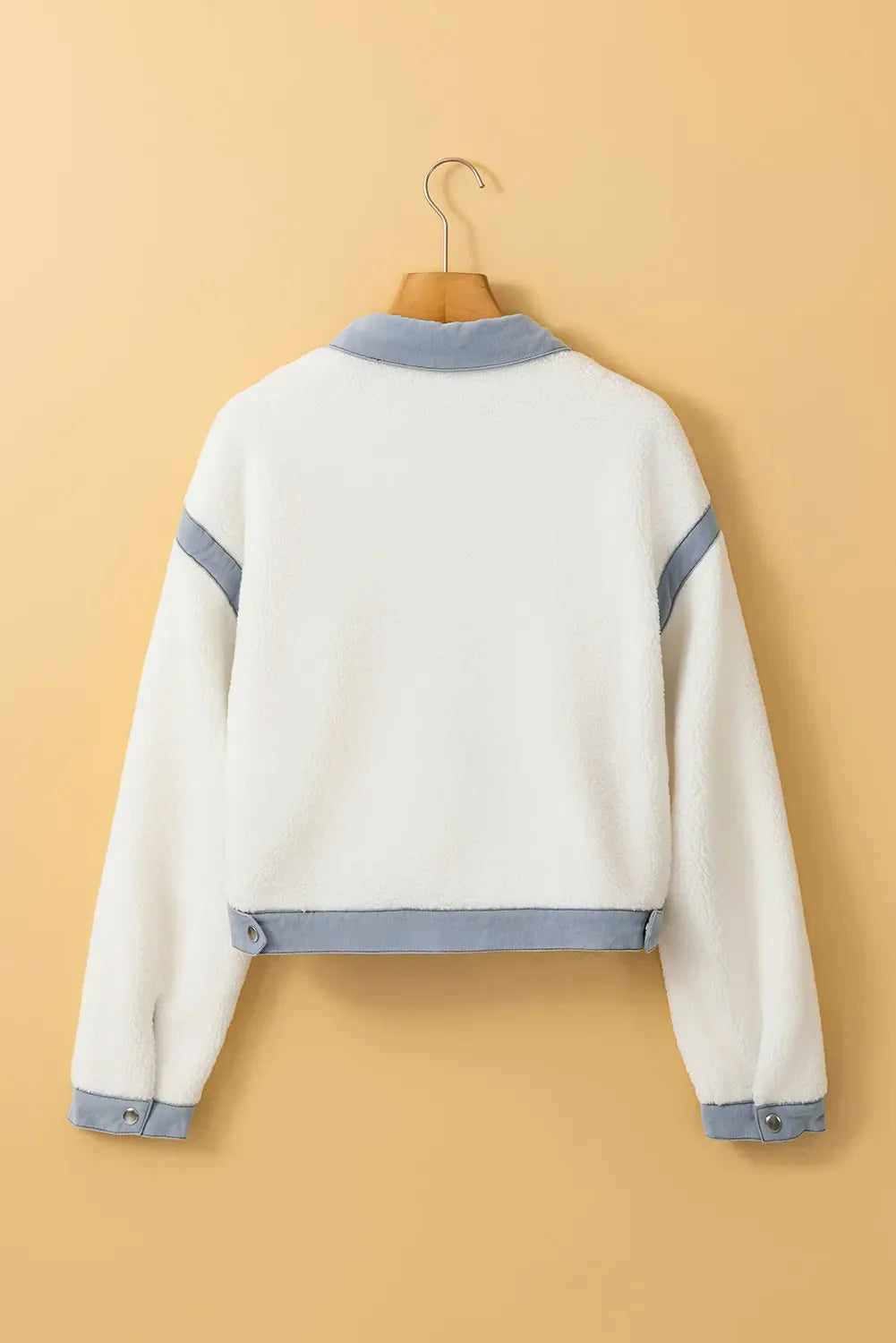 Ilse | Long sleeve jacket with snap closure and splices
