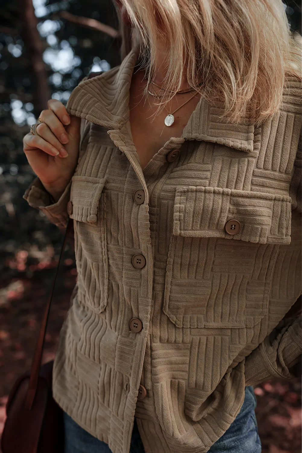 Vanja | Structured, long-sleeved shirt jacket with pockets and a collar