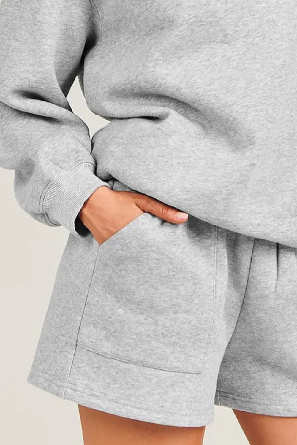 Beata | Crew neck sweatshirt and shorts set with dropped shoulders