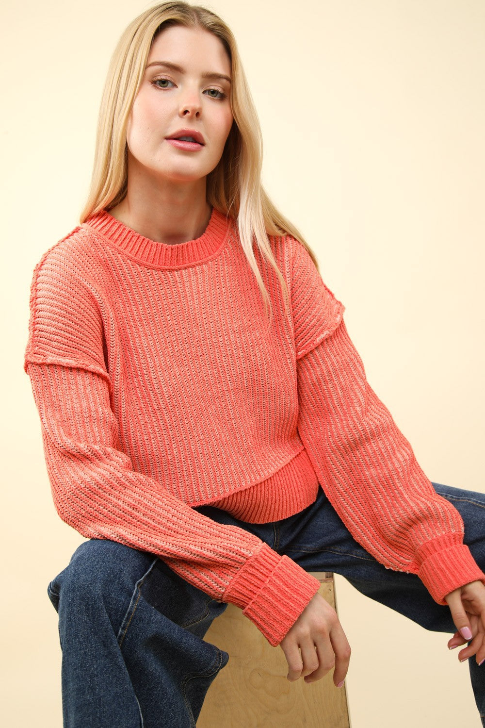 Inga | Short, striped slit sweater with visible seams