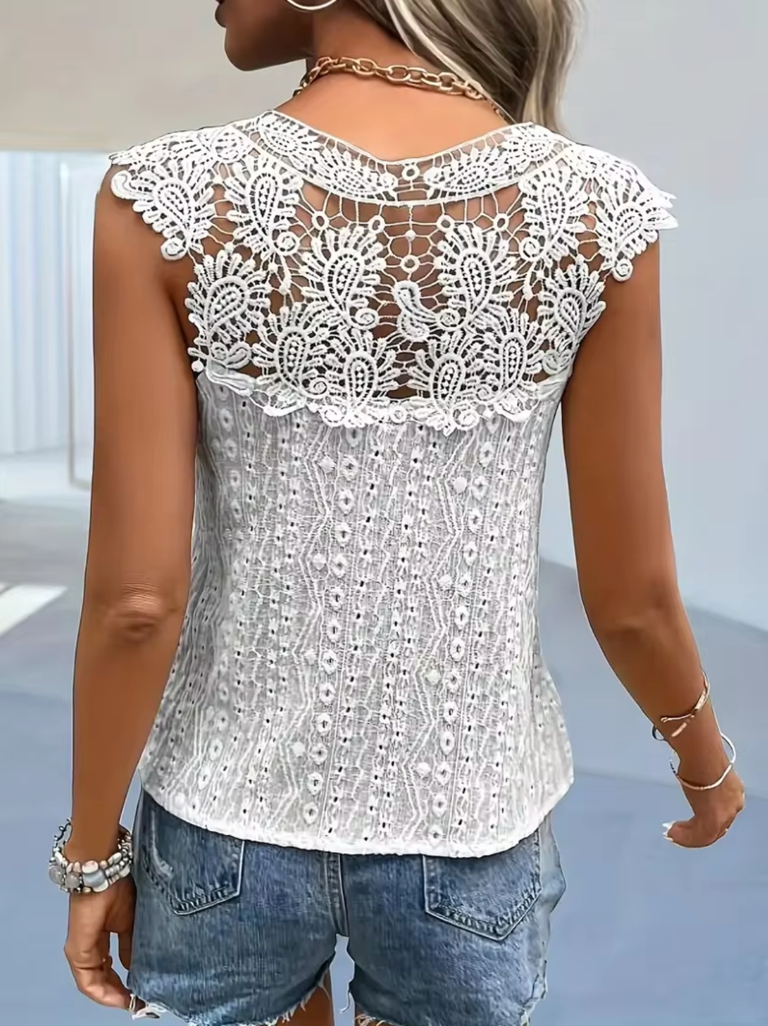 Kimberly® | Sleeveless Lace Top With V-Neck