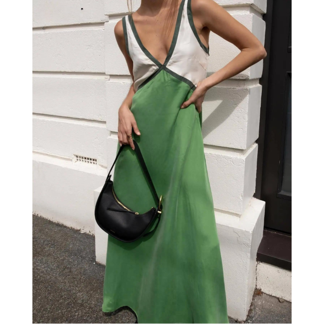 Lucrezia® | Elegant Dress With V Fit