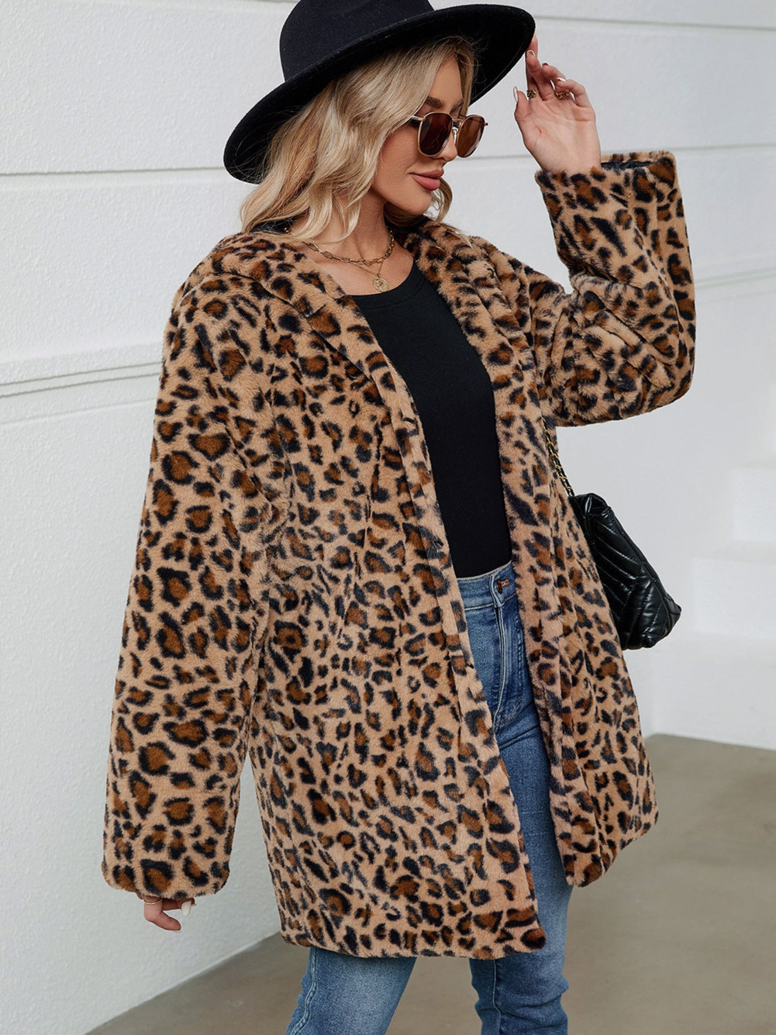 Monique | Fluffy, long-sleeved leopard print jacket with hood