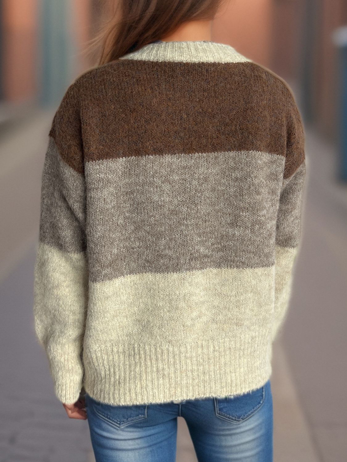 Jacqueline | Color block crew neck cardigan with buttons