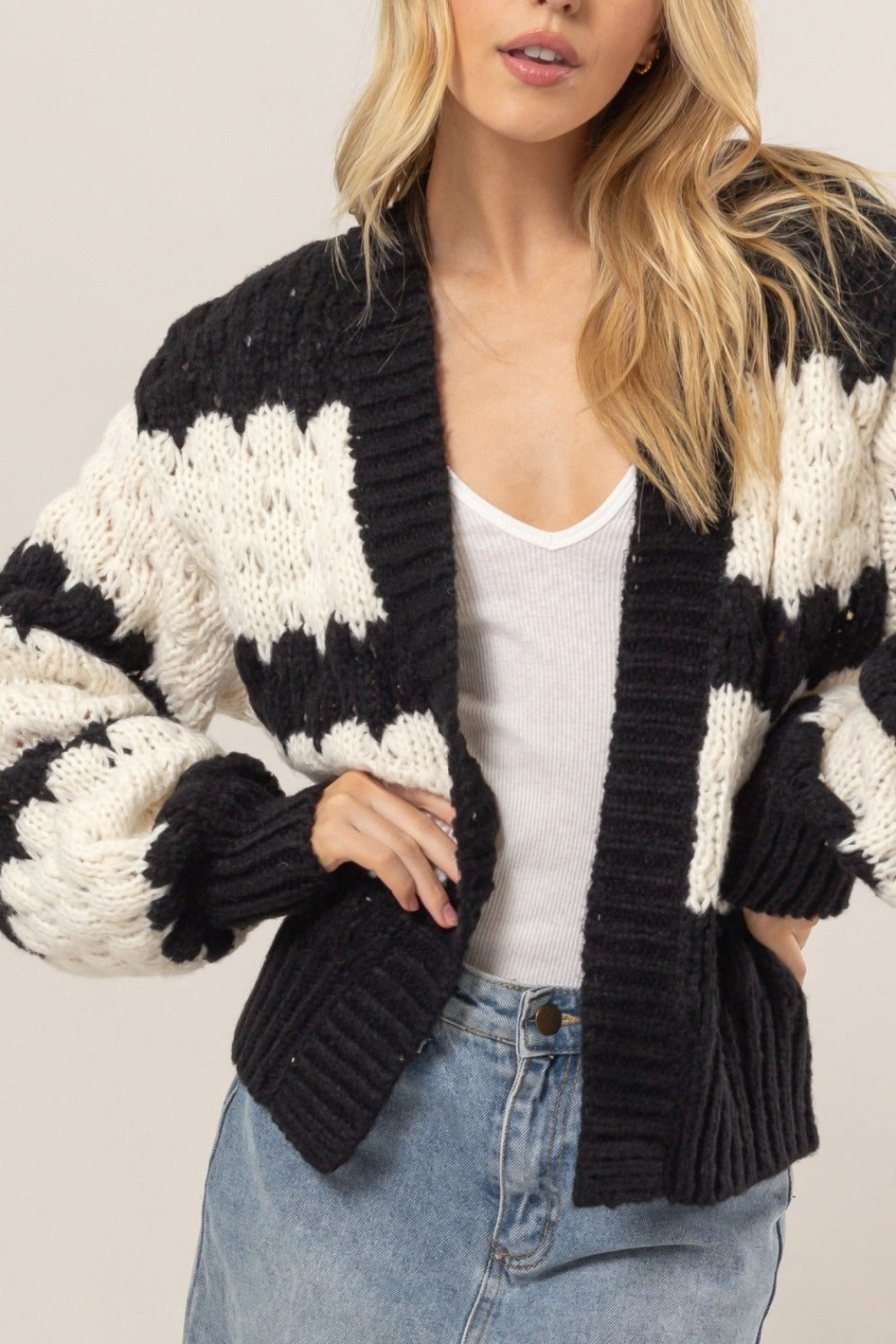 Noemí | Long sleeve scalloped sweater cardigan with open front