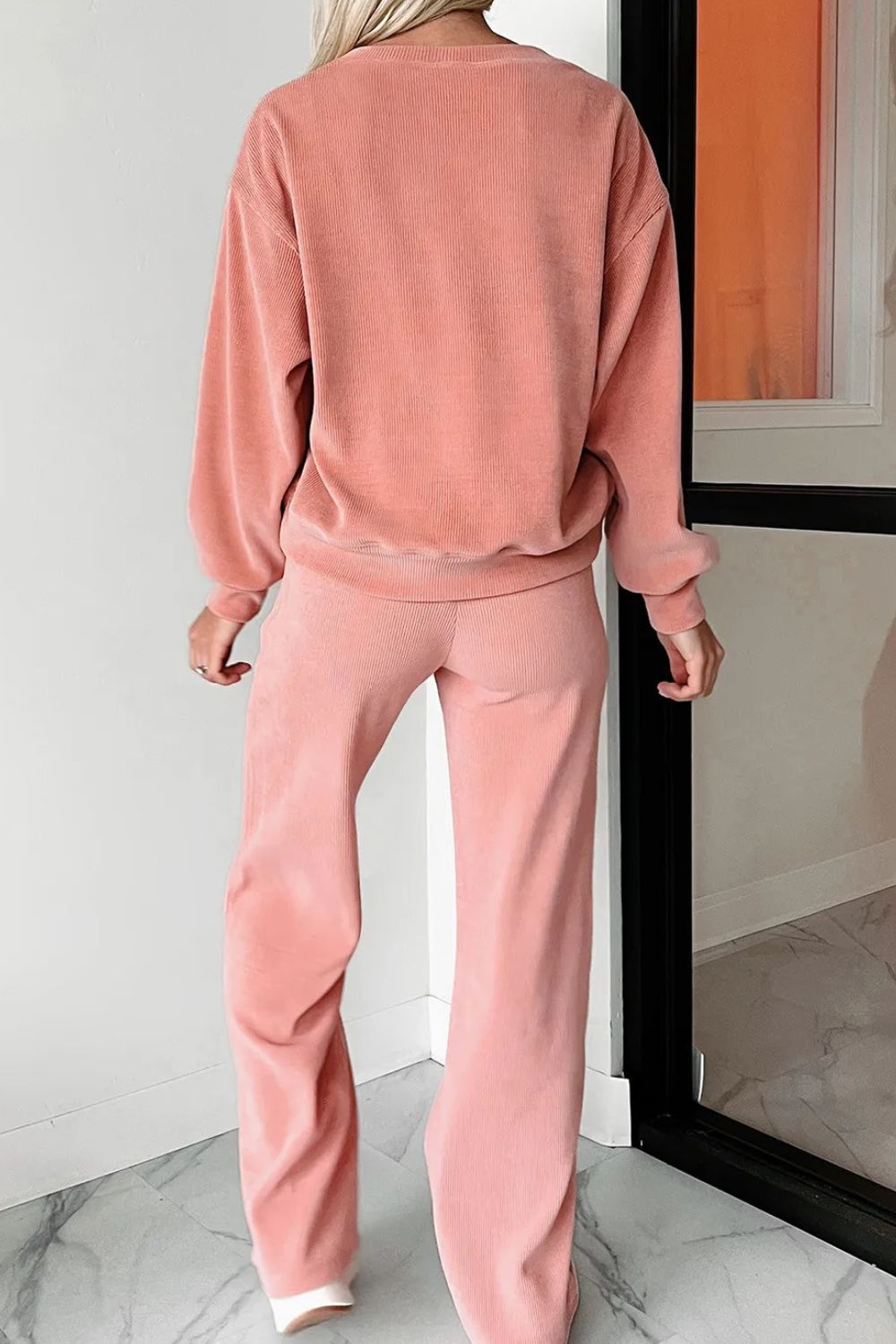 Eva | Set consisting of a long-sleeved top and crew-neck trousers