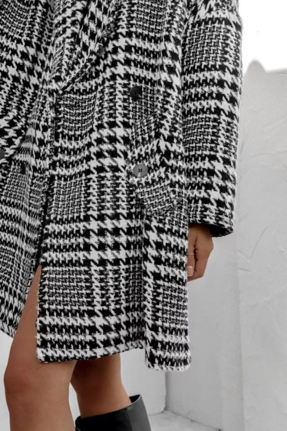 Patricia | Long-sleeved coat with a houndstooth collar and pockets