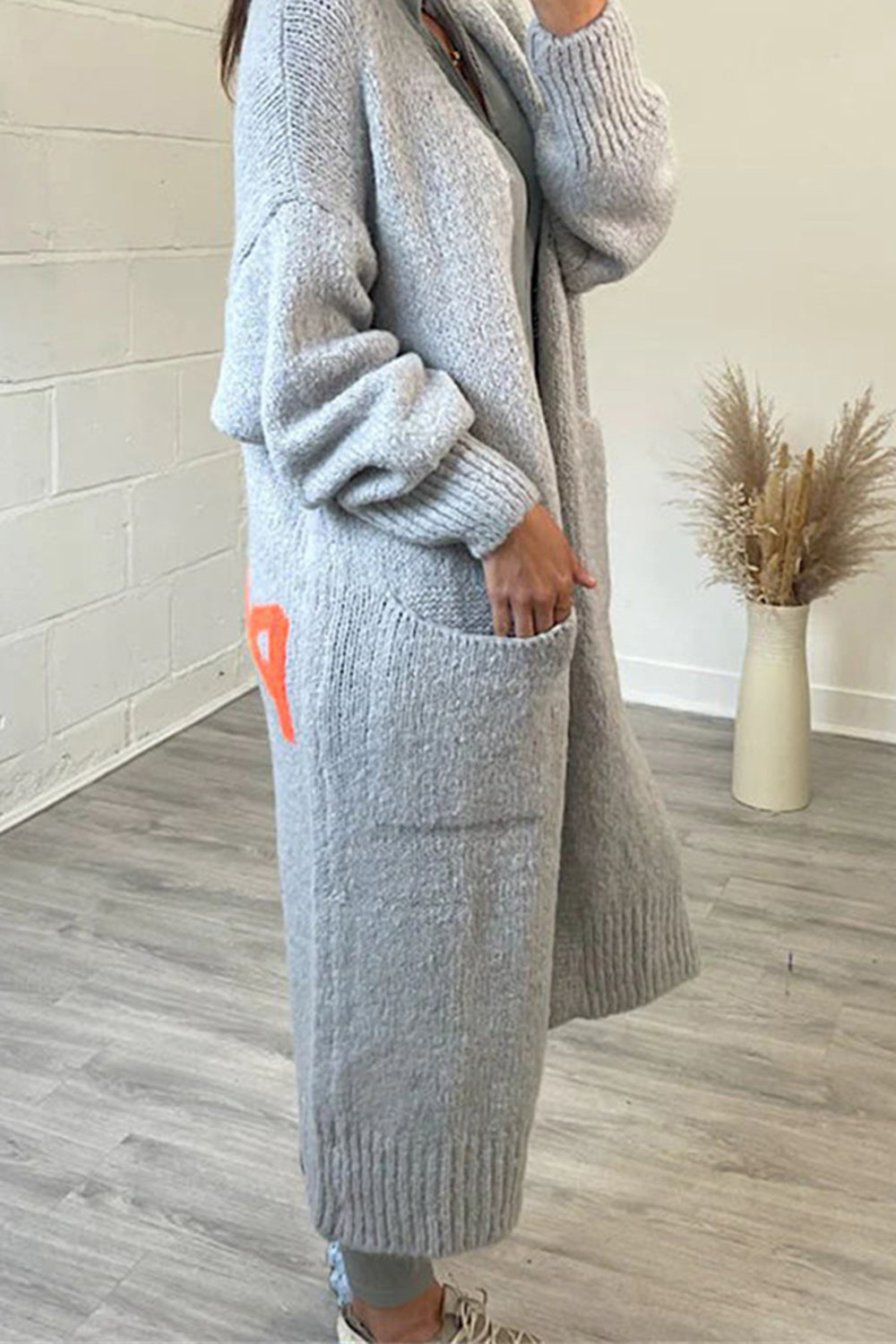 Clara | Long-sleeved peace sign cardigan