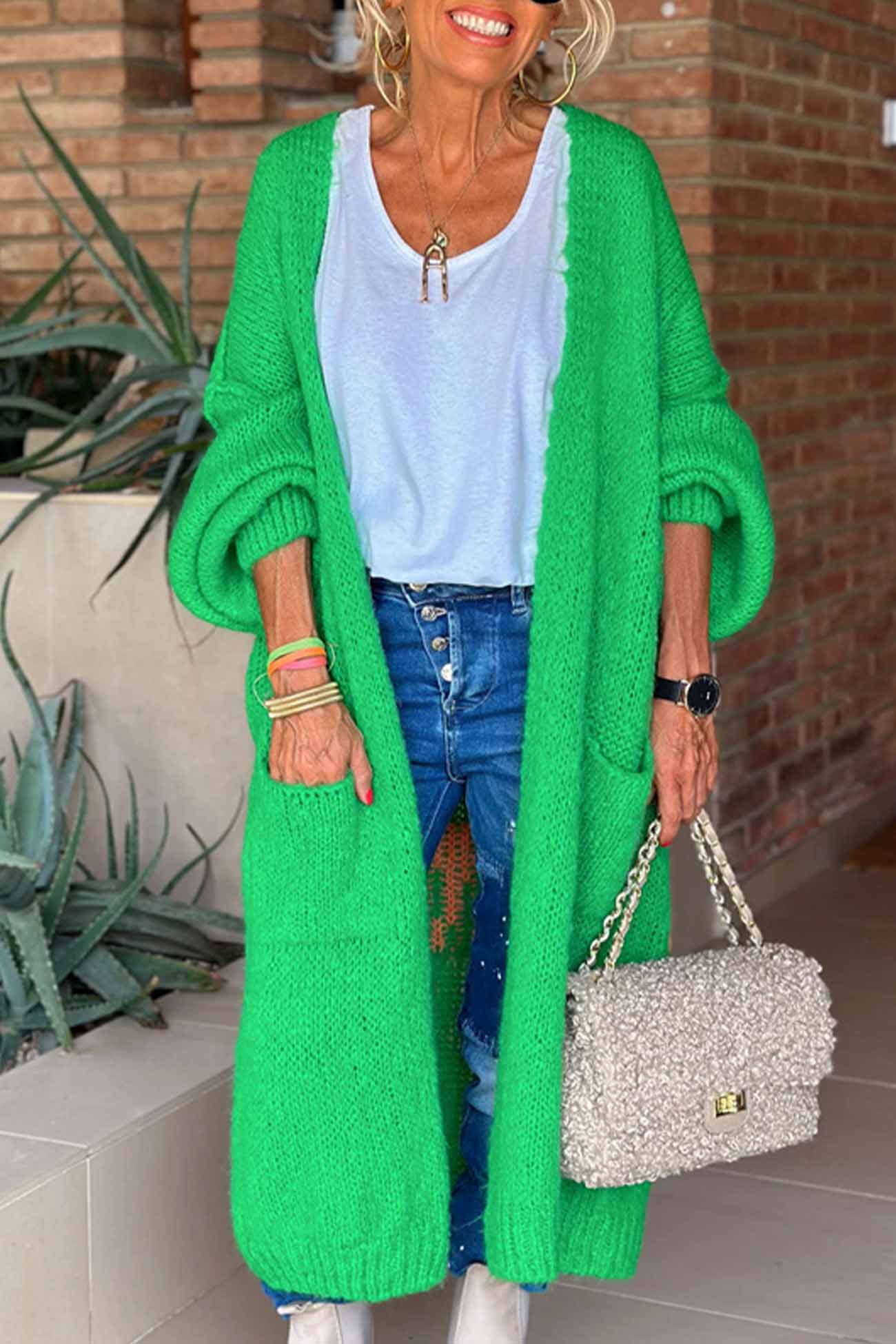 Judith | Long-sleeved cardigan with an open front and a letter print