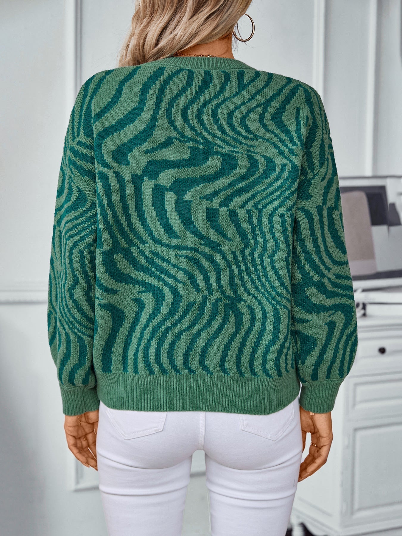 Ivanna | Jumper with a wave pattern and a crew neck