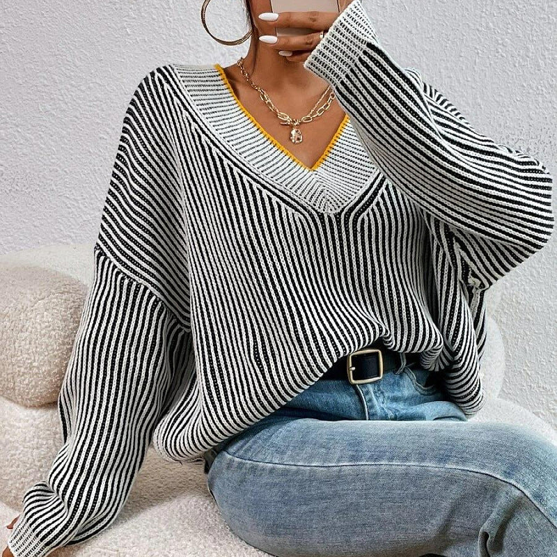 Rocio | Elegant V-neck sweater with a striped pattern