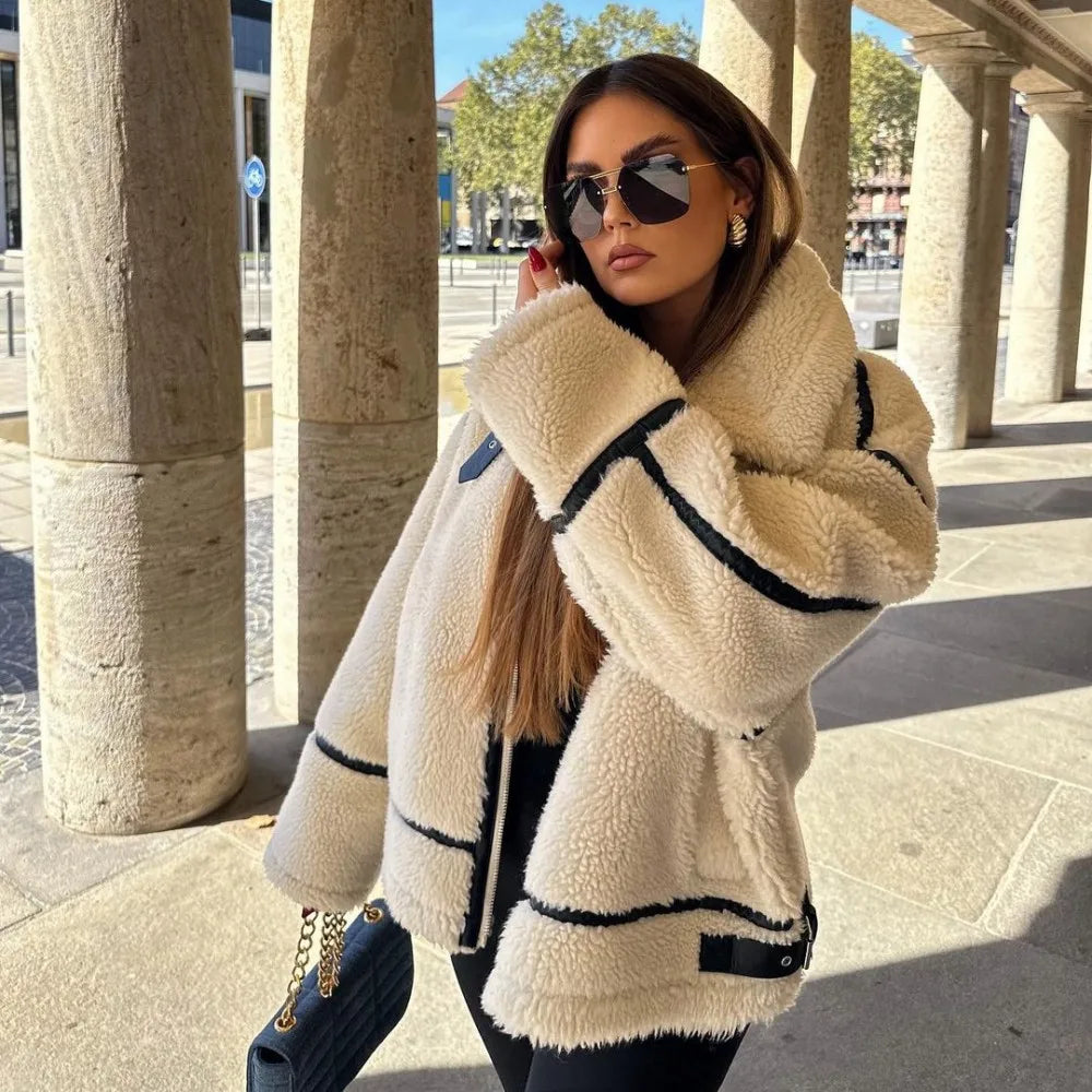 Xiomara | Winter sleeveless jacket made of lambswool for women