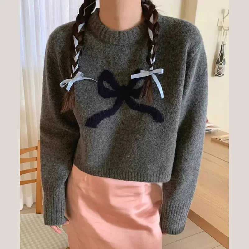 Miriam | Women's knitted sweater with bow