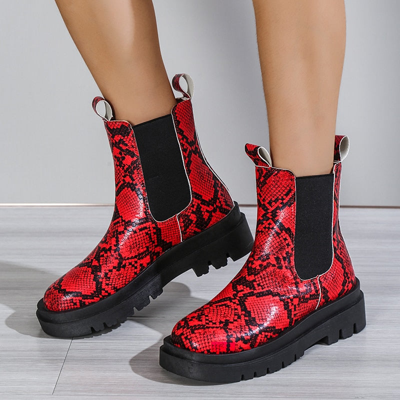 Nuria | Modern and supportive orthopedic boots