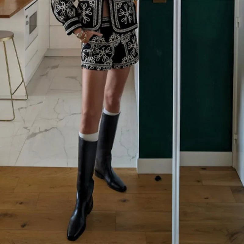 Maria Elena | Fabulous coat with print and elegant short outfits