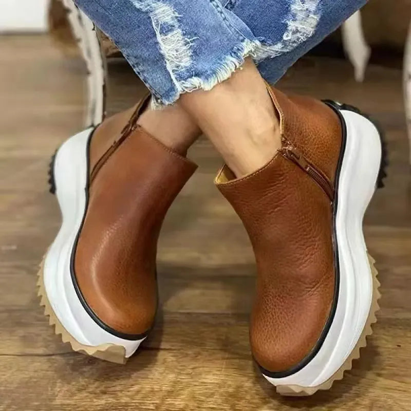 Gloria | Stylish and supportive orthopedic footwear.