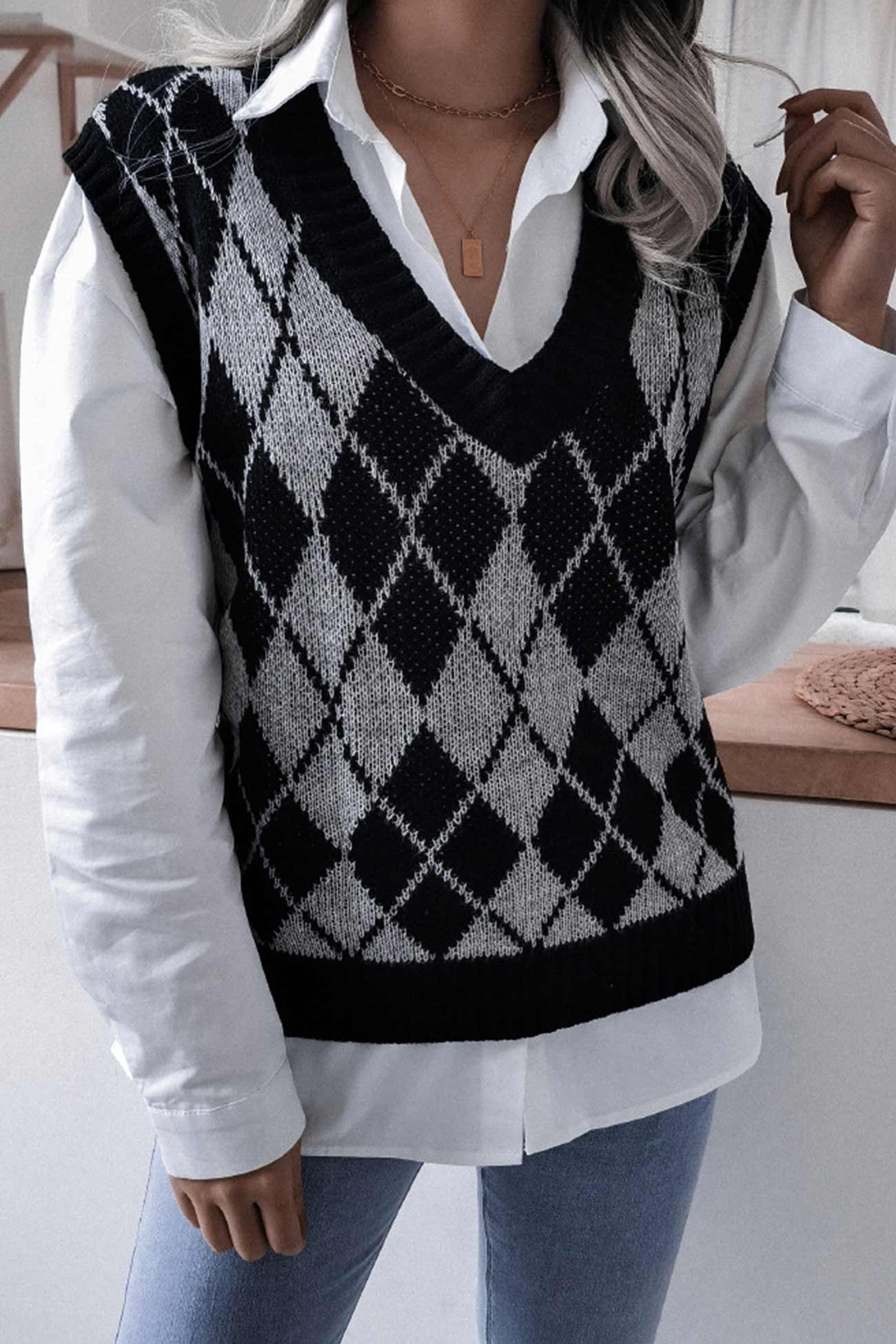 Milena | Checked knit tank top with V-neck
