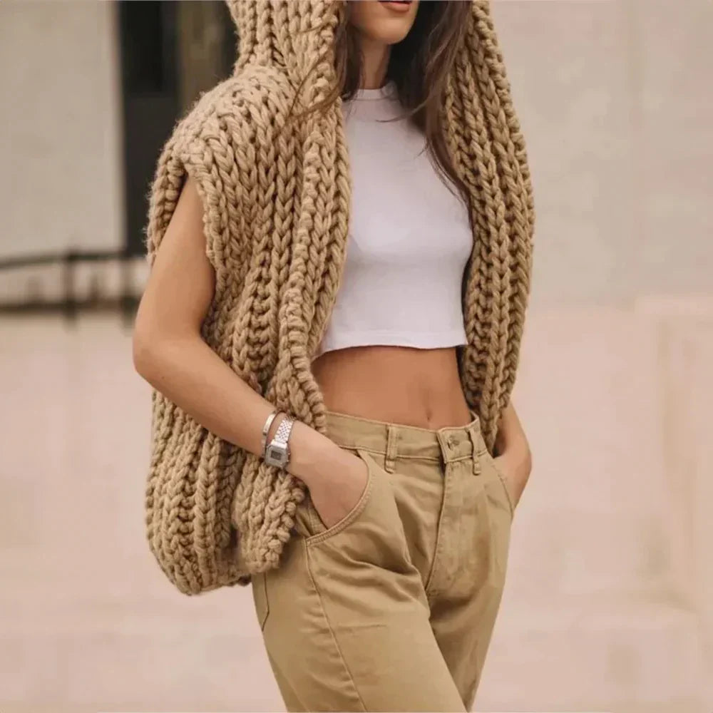 Hella | Chunky knit hooded vest