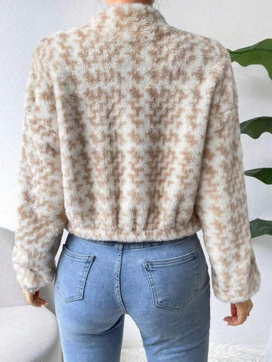 Jenni | Long sleeve fluffy outerwear with zip fastening