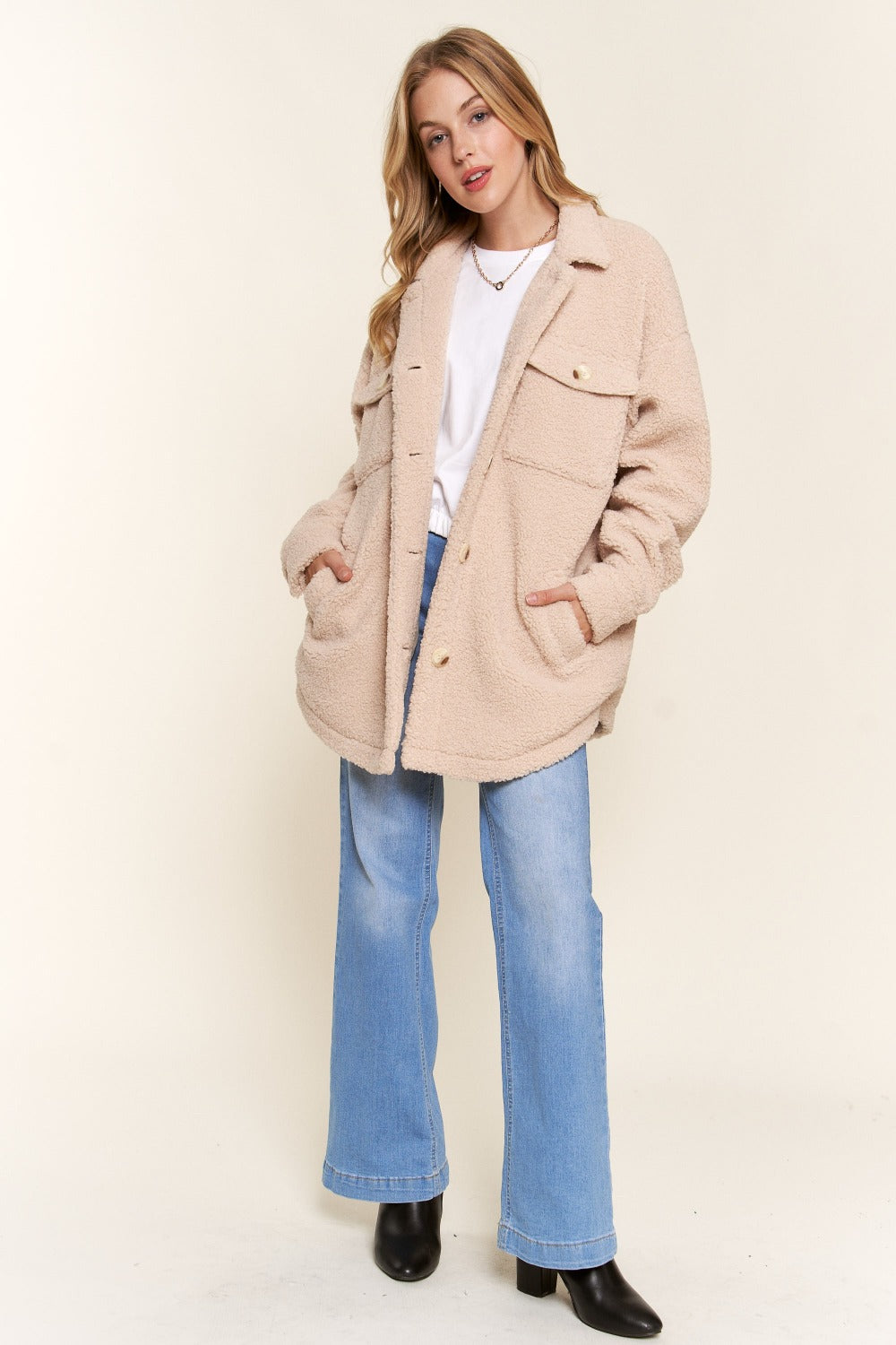 Nina | And the Why Teddy Sherpa button-down jacket with a curved hem