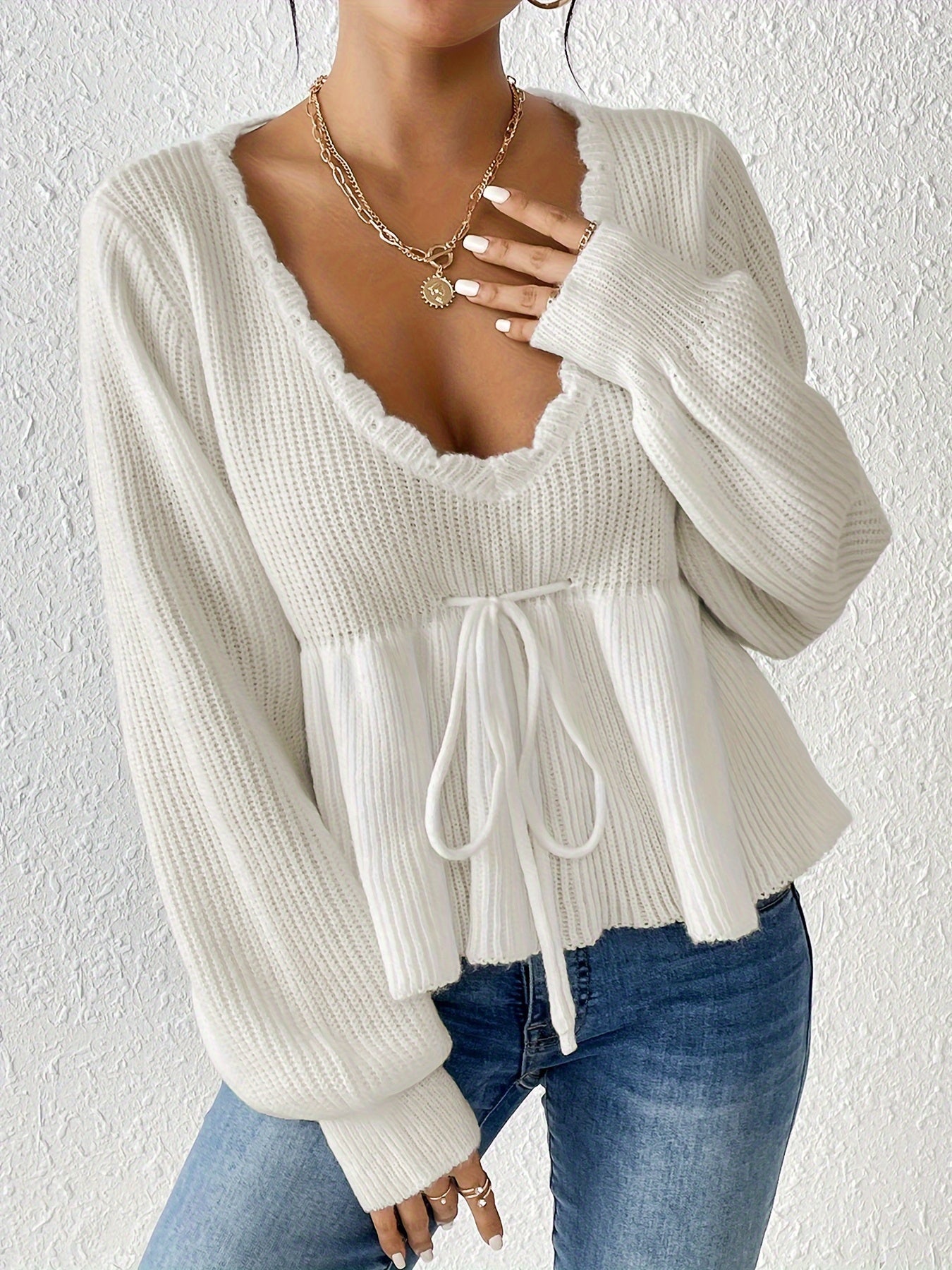 Ivonne | Women's sweater with drawstring and ruffles on the hem