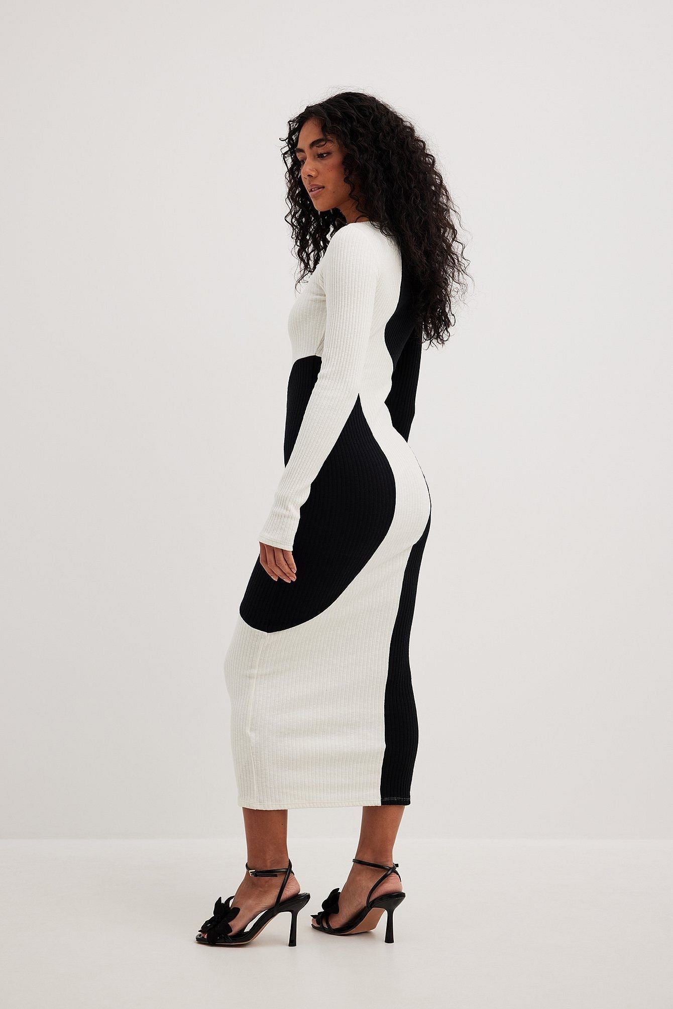 Xiomara® | Contrast Knit Midi Dress