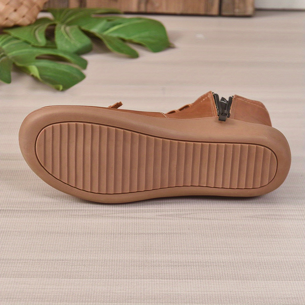 Paloma | Modern and supportive orthopedic boots.