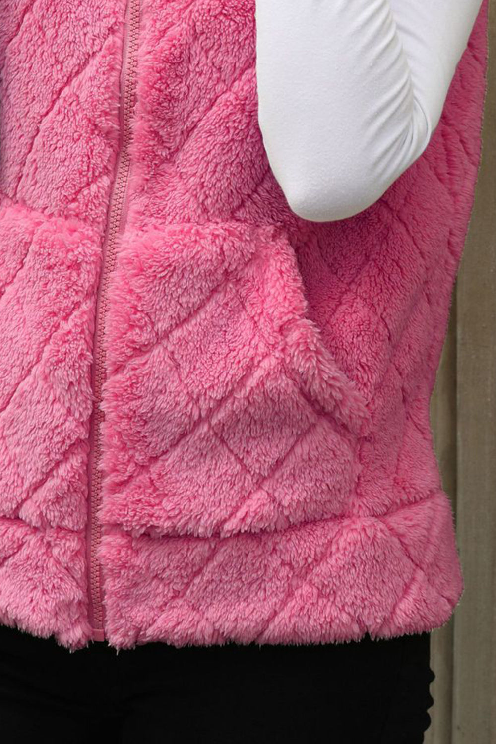 Katherine | Vest with a fluffy checked structure and zipper