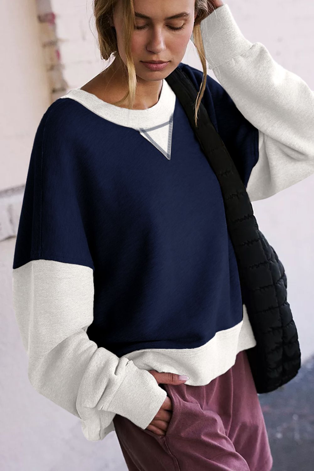 Vera | Color block sweatshirt with a crew neck and long sleeves