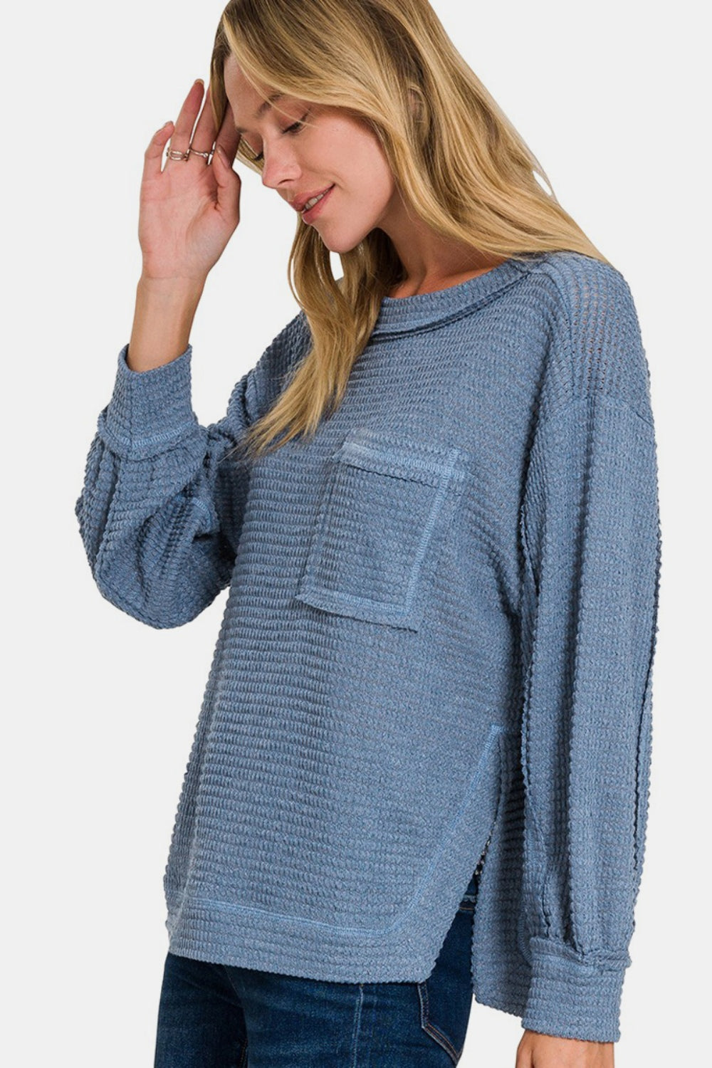 Nerea | Long sleeve top with exposed seam and side slit