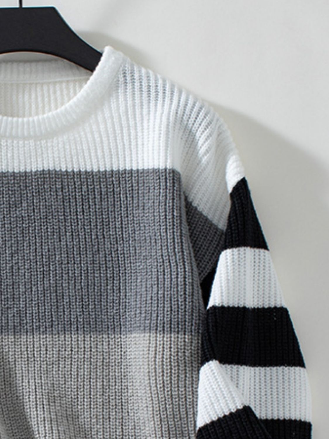 Isadora | Color block sweater with a crew neck and long sleeves