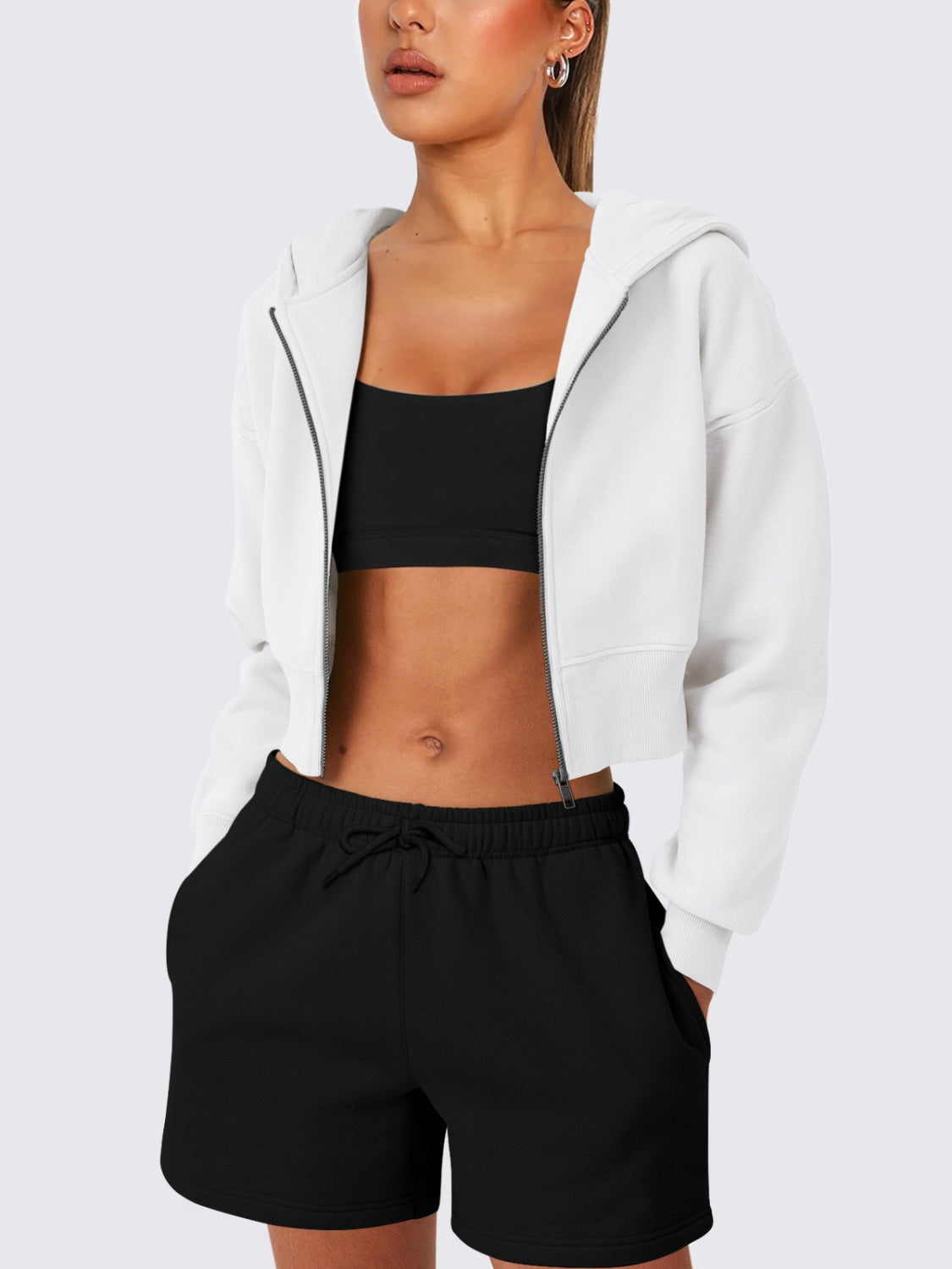 Evelyn | Cropped, long-sleeved jacket with hood and zip