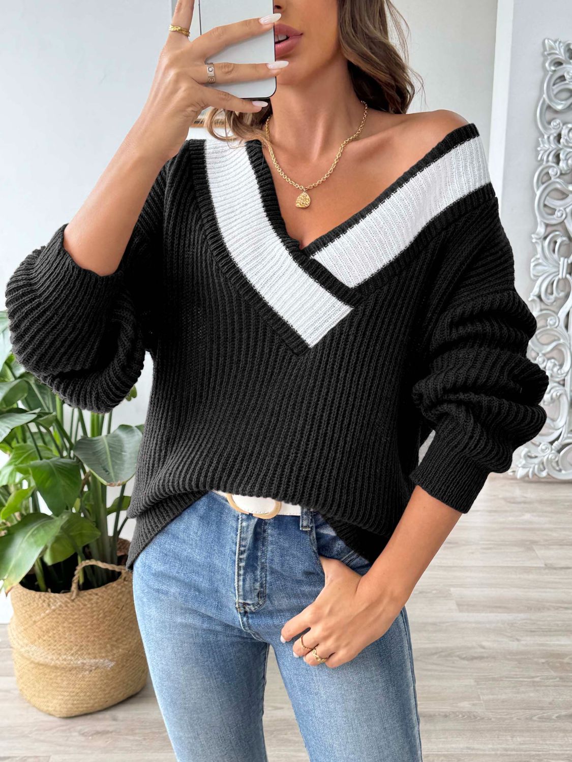 Alma | Jumper with contrasting colors and relaxed shoulders