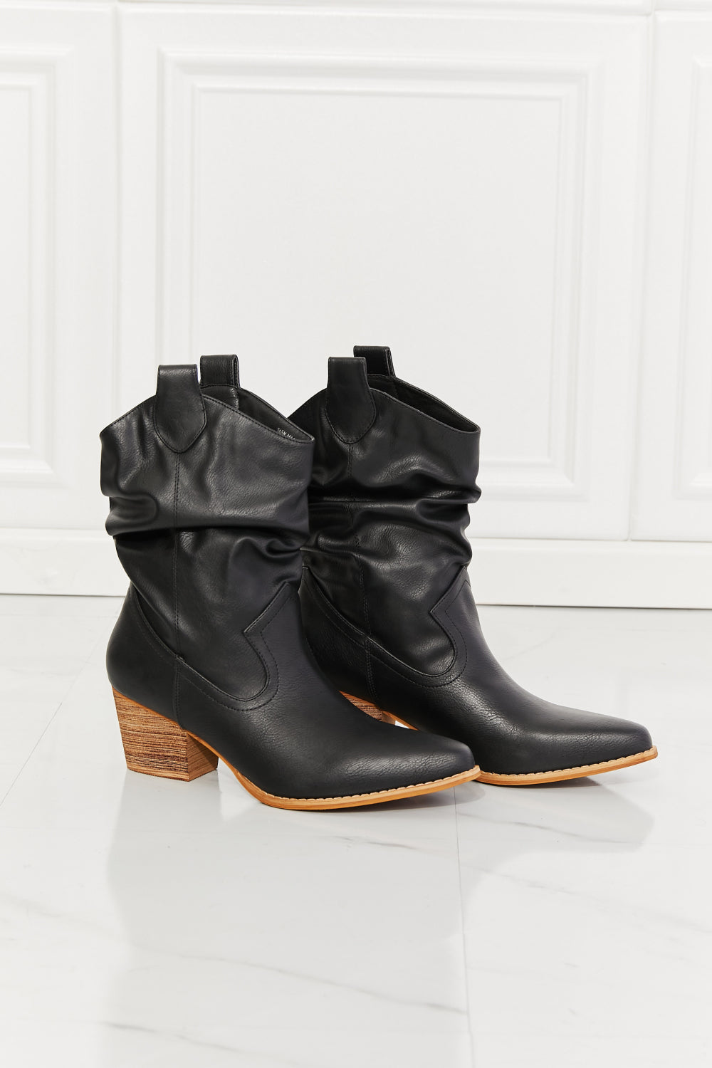 Gabriela | Elegant and detailed support boots