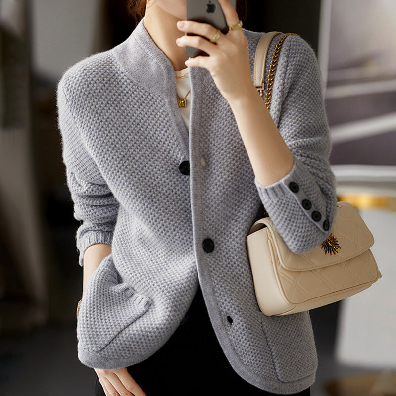 Delia | Relaxed and timeless winter cardigan