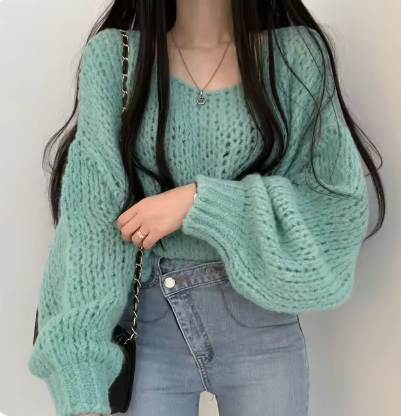 Zoe | Round neck sweater with lantern sleeves