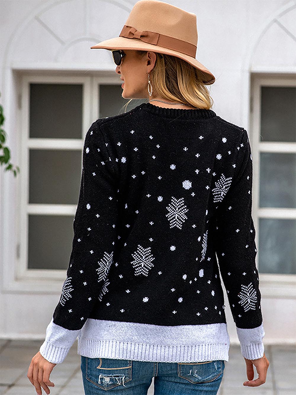 Francisca | Oversized Christmas sweater in jacquard knit with a reindeer pattern