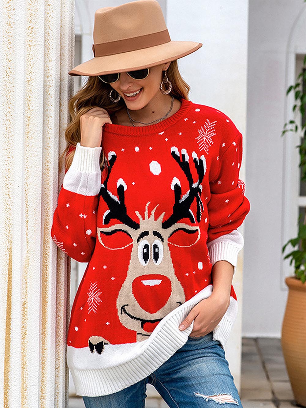 Francisca | Oversized Christmas sweater in jacquard knit with a reindeer pattern