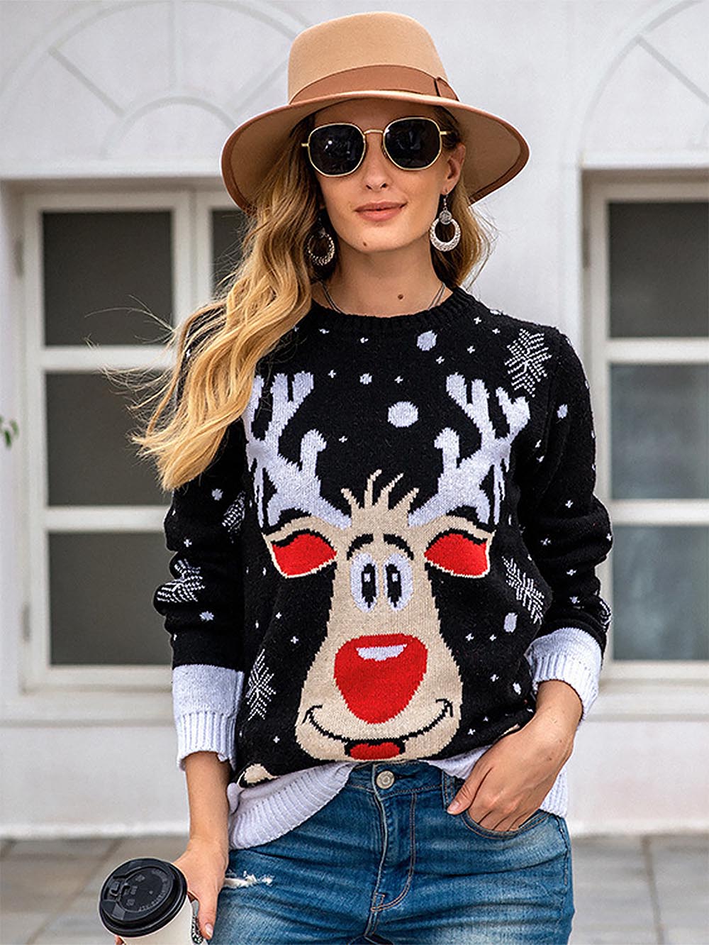 Francisca | Oversized Christmas sweater in jacquard knit with a reindeer pattern