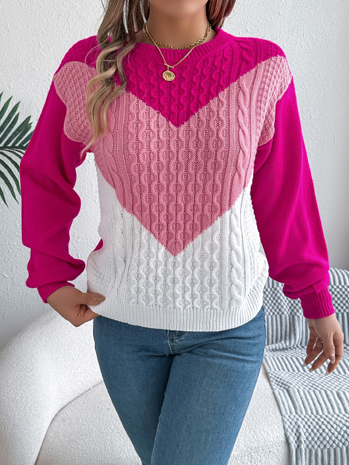 Dominique | Contrasting long-sleeved sweater with a crew neck