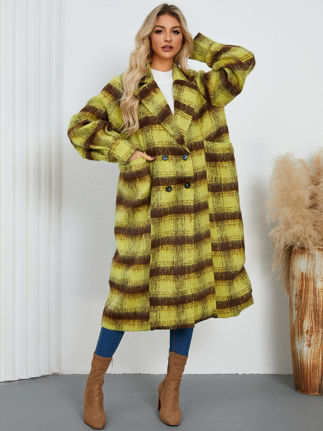 Rocio | Contrasting double breasted long sleeve coat