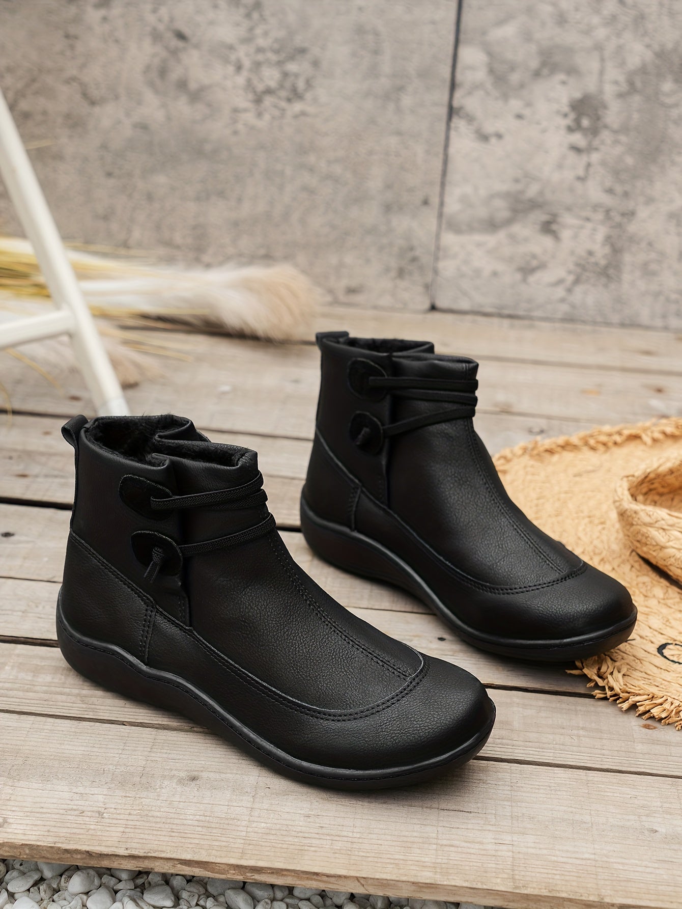 Flor | Lightweight, supportive orthopedic boots.